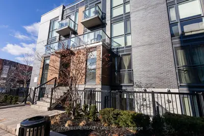 57 Macaulay Avenue Th902, Toronto W02, On M6p 3p5