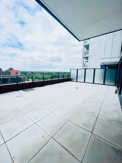 28 Ann Street 910, Mississauga, On L5g 0e1