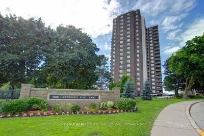1515 Lakeshore Road E 208, Mississauga, On L5e 3e3