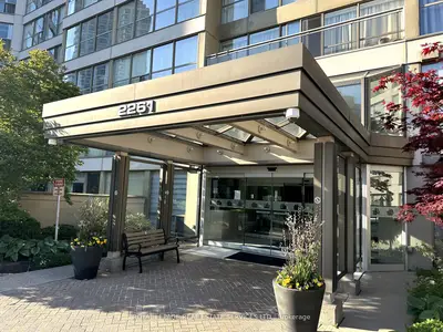 2261 Lake Shore Boulevard W 508, Toronto W06, On M8v 3x1