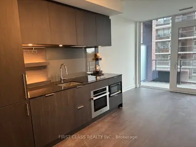 28 Ann Street 612, Mississauga, On L5g 0e1