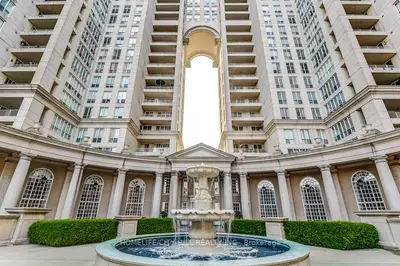 2285 Lake Shore Boulevard W 506, Toronto W06, On M8v 3x9