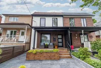 28 Guestville Avenue, Toronto W03, On M6n 4n2