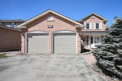 Detached in Oakville