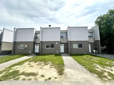 9 Lexington Avenue Th 47, Toronto W10, On M9v 4b6