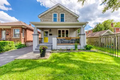 195 Melrose Street, Toronto W06, On M8y 1b6