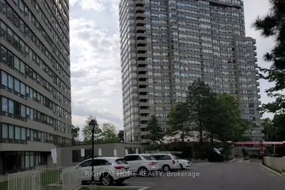 1300 Islington Avenue 705, Toronto W08, On M9a 5c4