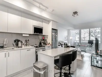 1787 St Clair Avenue W 214, Toronto W03, On M6n 0b7