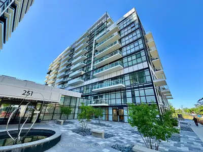251 Manitoba Street 721, Toronto W06, On M8y 1c8