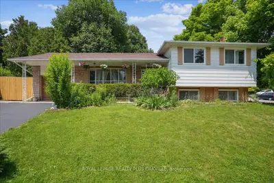 2078 Mountain Grove Avenue, Burlington, On L7p 2h9