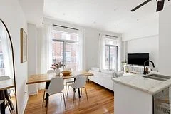 23 Dekoven Mews 2, Toronto W02, On M6p 4h5