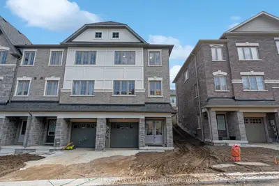 Att/Row/Townhouse in Orangeville