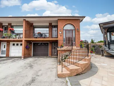 12 Fonthill Place, Toronto W05, On M3j 3g6