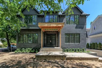 135 Douglas Avenue, Oakville, On L6j 3r6