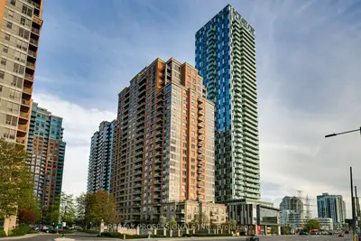 5233 Dundas Street W 426, Toronto W08, On M9b 1a6