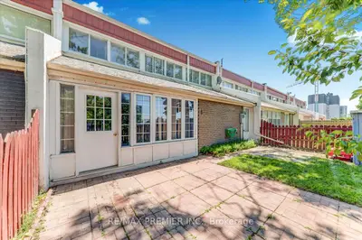 2901 Jane Street 9, Toronto W05, On M3n 2j8