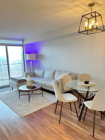 700 Humberwood Boulevard 2822, Toronto W10, On M9w 7j4