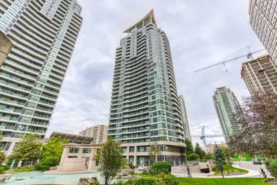 33 Elm Drive W 611, Mississauga, On L5b 4m2
