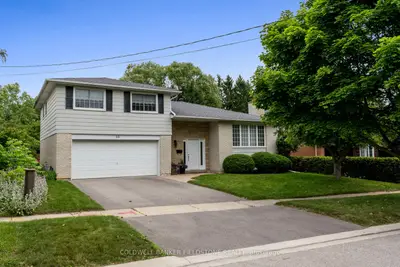33 Metcalfe Court, Halton Hills, On L7g 4n7