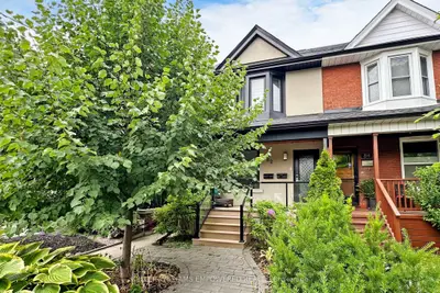 82 Russett Avenue W (lower), Toronto W02, On M6h 3m3