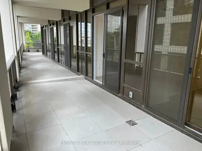 30 Elm Drive W 209, Mississauga, On L5b 0n6