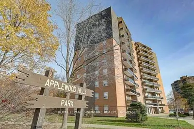 3145 Queen Frederica Drive 303, Mississauga, On L4y 3a7