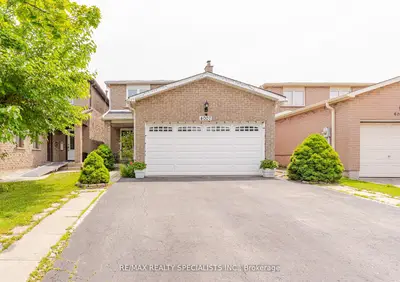 4007 Chicory Court, Mississauga, On L5c 3s8