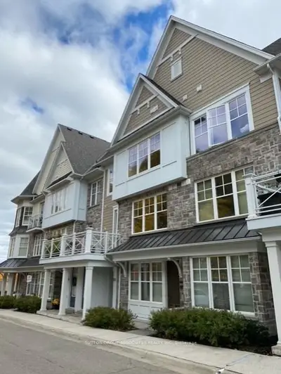 Condo Townhouse in Mississauga