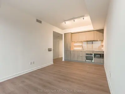 28 Ann Street 1202, Mississauga, On L5g 3g1
