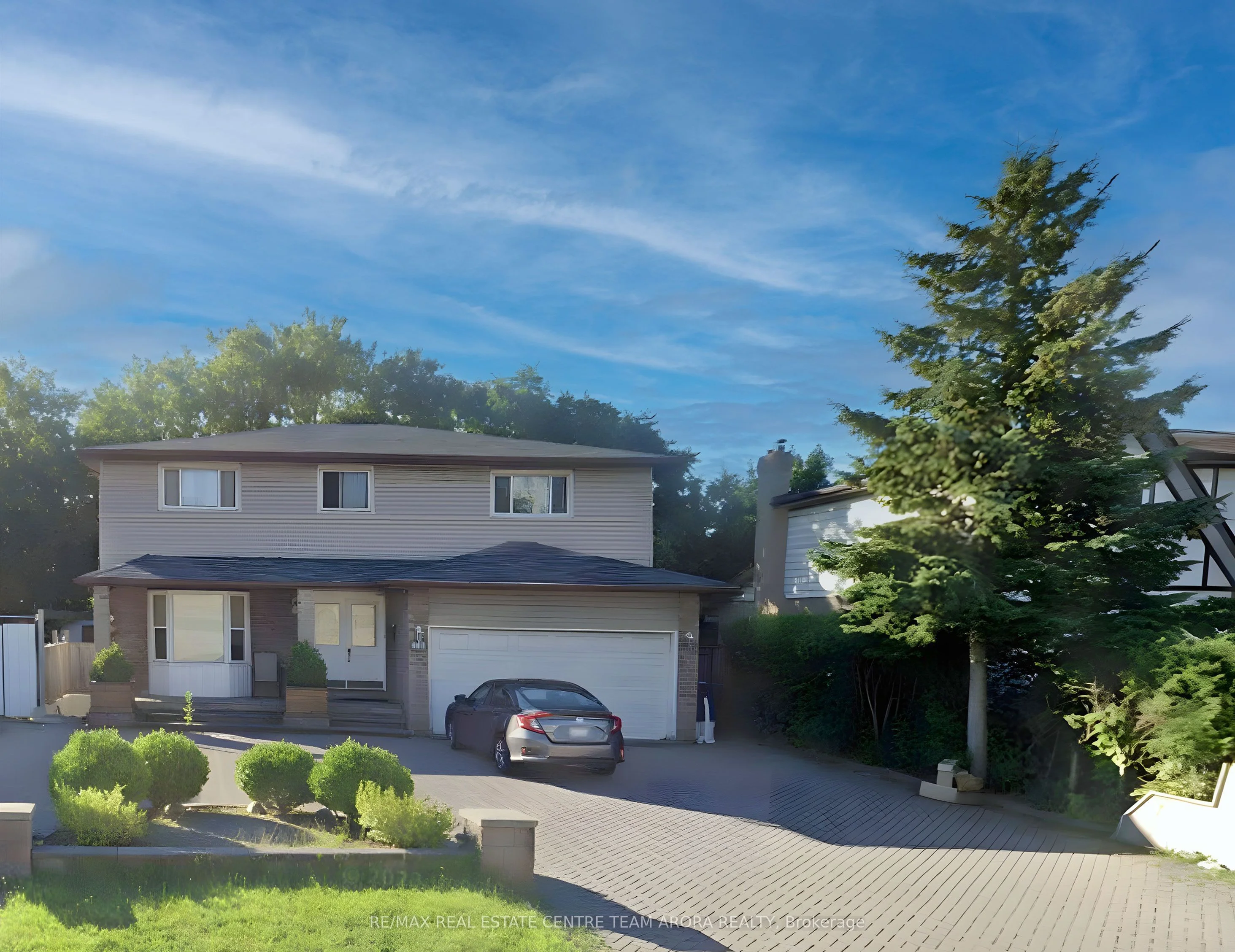 884 South Service Road, Mississauga, On L5e 1t9