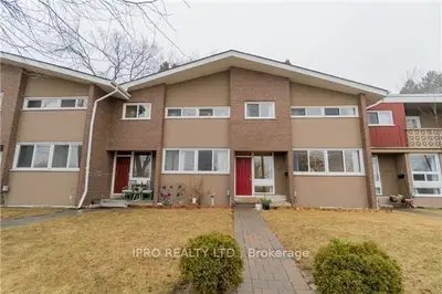 #16 3250 The Credit Woodlands, Mississauga, On, L5c 2j6