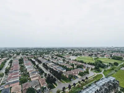 4055 Parkside Village Drive 2211, Mississauga, On L5b 0k8