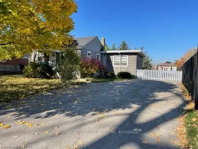 11 BEVERLEY Street, Mississauga, ON L4T 1E9