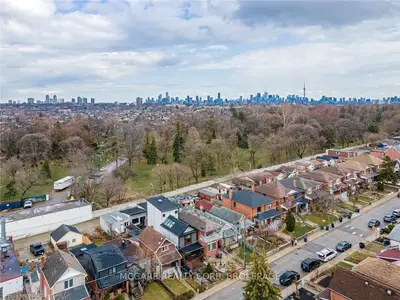 289 MCROBERTS Avenue, Toronto W03, ON M6E 4P8