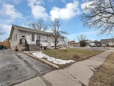 1530 LOCKHART Road, Mississauga, ON L5J 3X3
