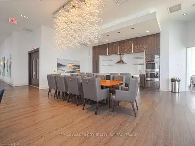 10 PARK LAWN Road 3705, Toronto W06, ON M8Y 3H8