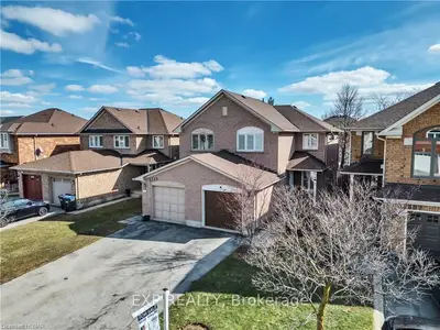 6511 SARATOGA Way, Mississauga, ON L5N 7W9