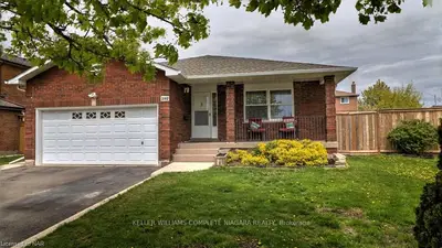 292 EVERGREEN Crescent, Oakville, ON L6H 4P5
