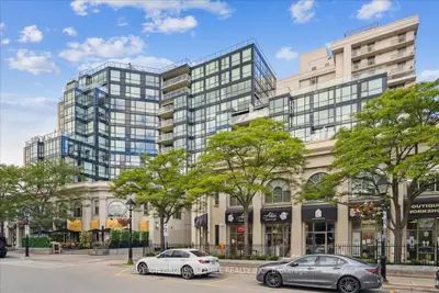 Condo Apartment in Burlington