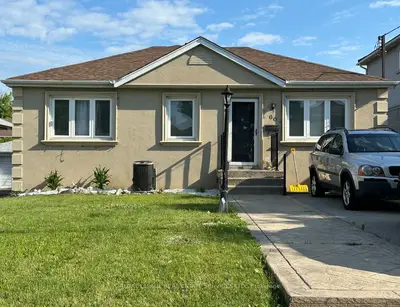 66 Grovedale Avenue B, Toronto W04, On M6l 1y7