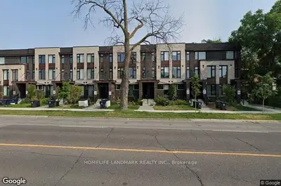 Att/Row/Townhouse in Toronto