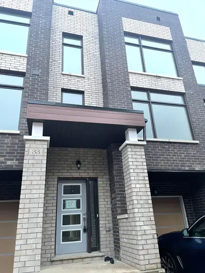 Att/Row/Townhouse in Brampton