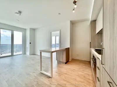 70 Annie Craig Drive 5107, Toronto W06, On M8v 0c4