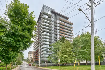 21 Park Street E 617, Mississauga, On L5g 1l7