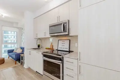 4055 Parkside Village Drive 1016, Mississauga, On L5b 0k2