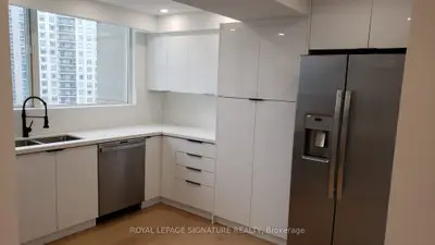 3700 Kaneff Crescent 1009, Mississauga, On L5a 4b8