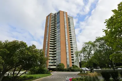 2010 Islington Avenue 1903, Toronto W09, On M9p 3s8
