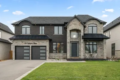 Detached in Oakville