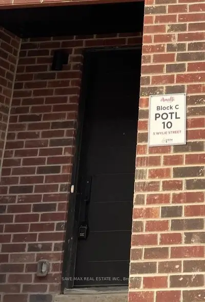Condo Townhouse in Caledon