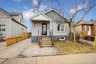 1058 Alexandra Avenue Upper, Mississauga, On L5e 1z8